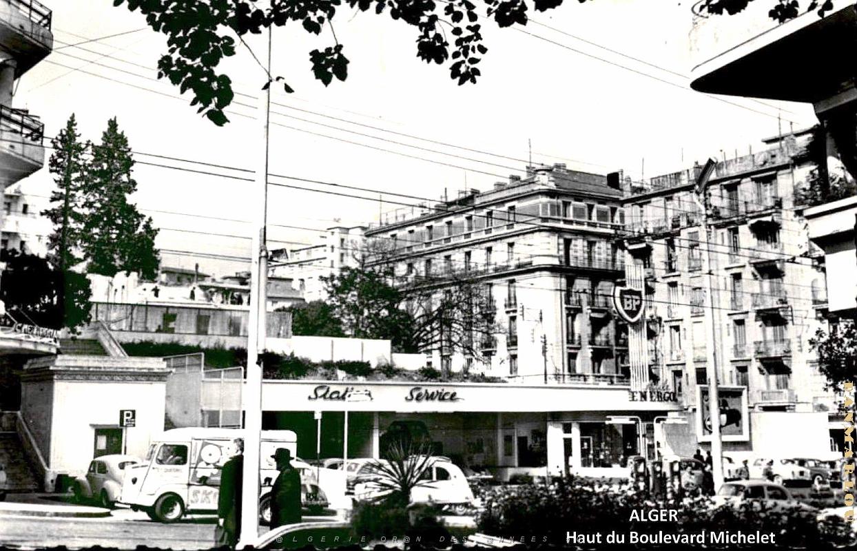 Alger - Boulevard Michelet - Le Haut avec Station BP.jpg